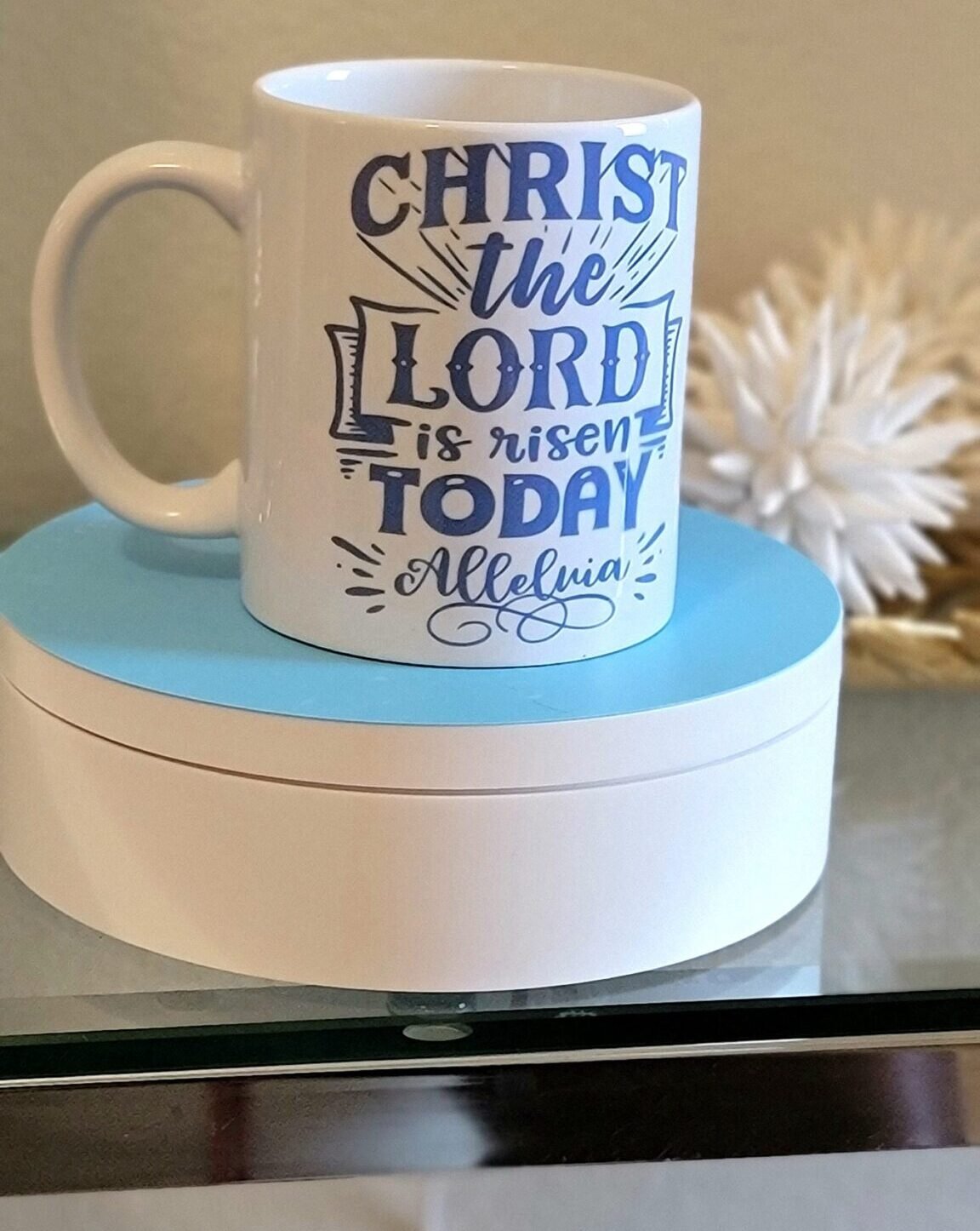 Christis risen mug (2)